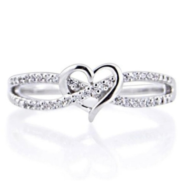 Jewelry - 💖5 items for $25 Sale!💖 Rhinestone Heart Decor Ring